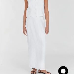Dissh white linen skirt
